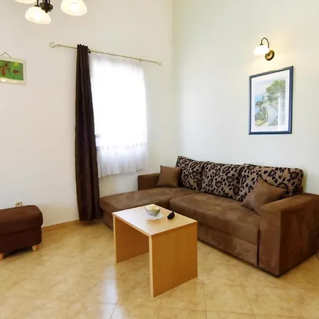 Apartment In Tar Mit Garten, Grill Und Gemeinschaftlichem Pool *