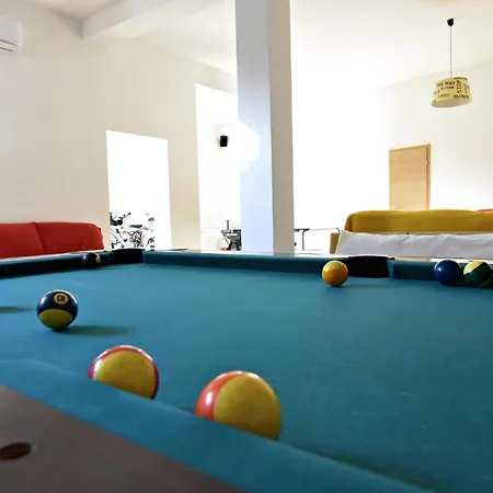 In Tar Mit Garten, Grill Und Gemeinschaftlichem Pool Apartment